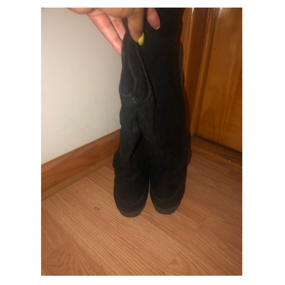 👢 Boots - Picture 4 of 8